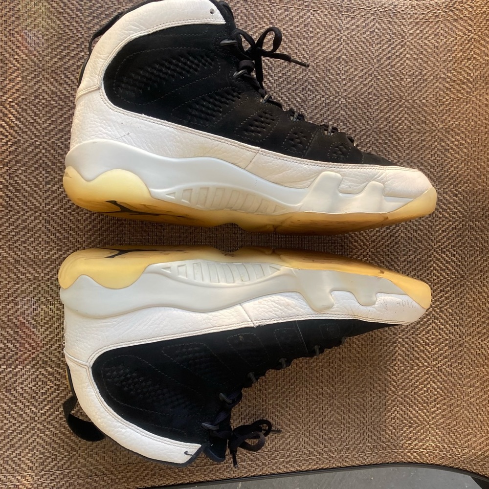 Jordan 9 Retro City of Flight 2017-2018 In Great Conditions Pre- Owned  Size 11